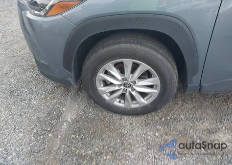 2024 Toyota Corolla Cross Le z USA, uszkodzony, nr VIN 7MUCAABG3RV117145